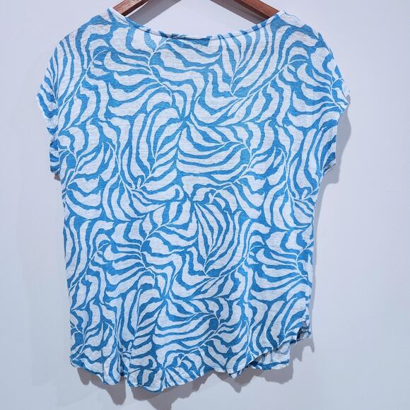Tahari Womens 100% Linen Blue White Floral Asymmetrical Blouse Size Medium Beach - Picture 5 of 9